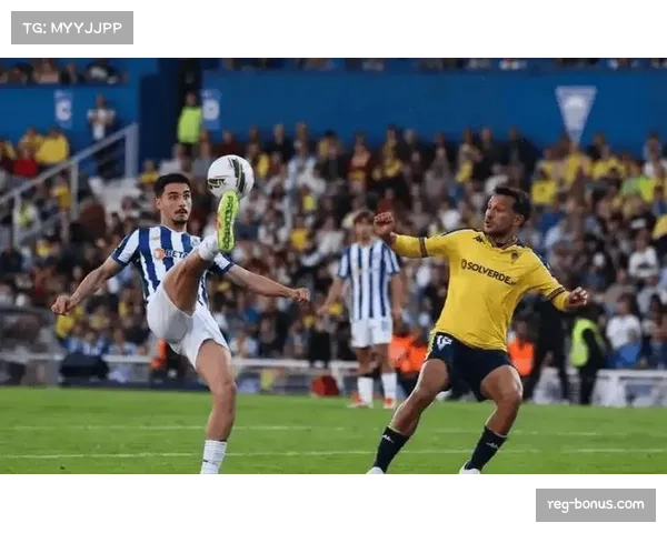 塞维利亚中场球员传球选择保守致进攻节奏过于缓慢